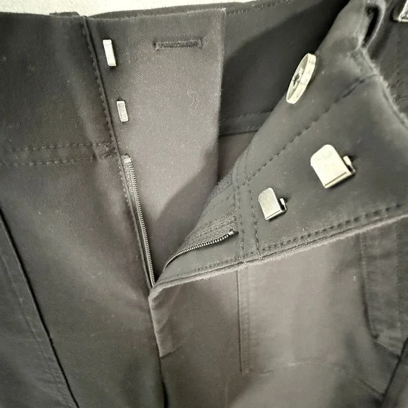 Athleta Black High Rise Utility Tapered Crop Pants Size 6 Stretch Canvas - Picture 3 of 9